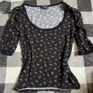 black rose-printed fitted shirt